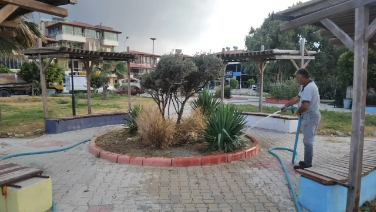 Park ve Yeşil Alanlarımızı Yeniliyor, İlçemizi Güzelleştiriyoruz.