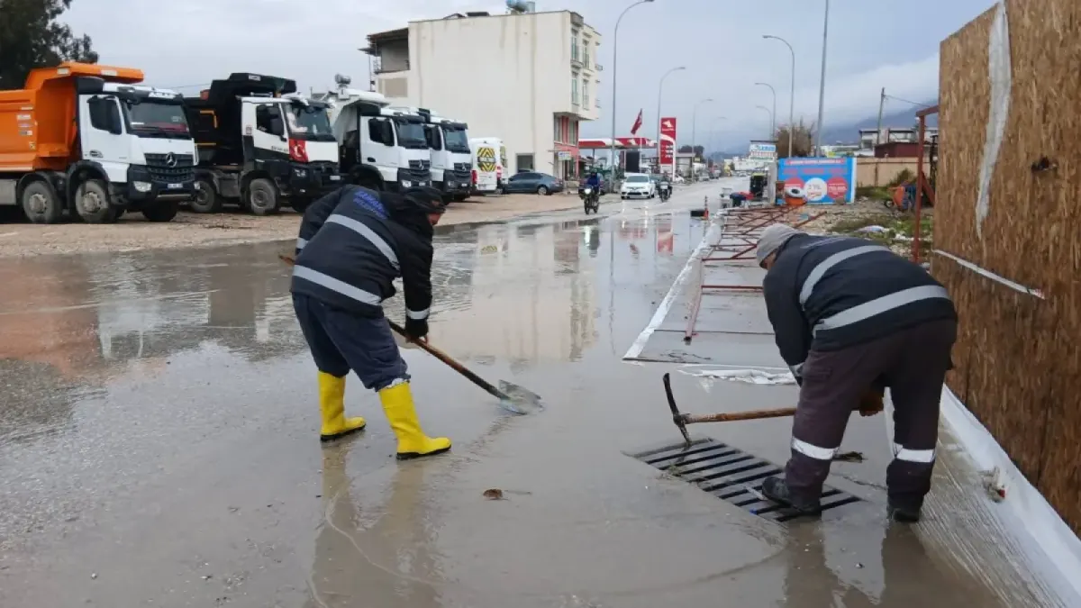 Samandağ Belediyesi Tüm Ekipleriyle Sahada Teyakkuz Halinde.