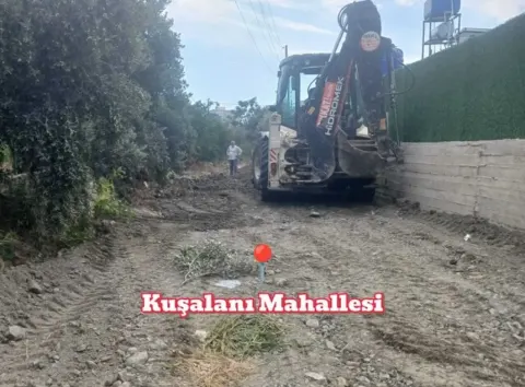 Nihat Çay, Samandağ Kitap Fuarı' Nda Eşsiz bir Müzik Dinletisi Sundu. — fotoğraf 3