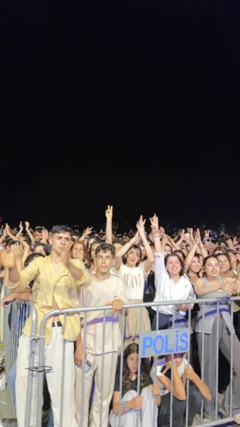 SamandağFest Coşkusu Aydilge Konseriyle Devam Etti — fotoğraf 1