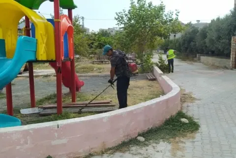 Park ve Yeşil Alanlarımızı Yeniliyor, İlçemizi Güzelleştiriyoruz. — fotoğraf 4
