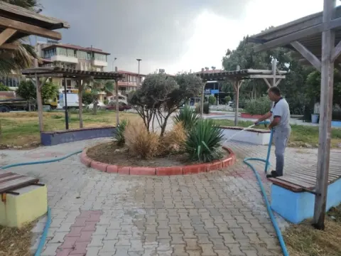 Park ve Yeşil Alanlarımızı Yeniliyor, İlçemizi Güzelleştiriyoruz. — fotoğraf 5